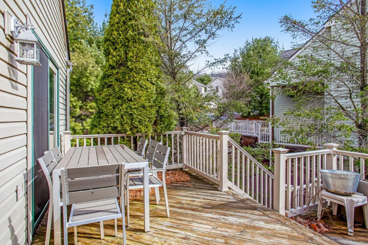 The Whimsical Wayfarer Holiday home Lake Harmony